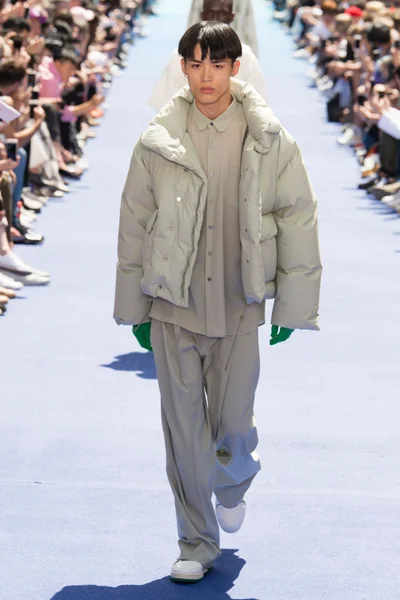 Look 25